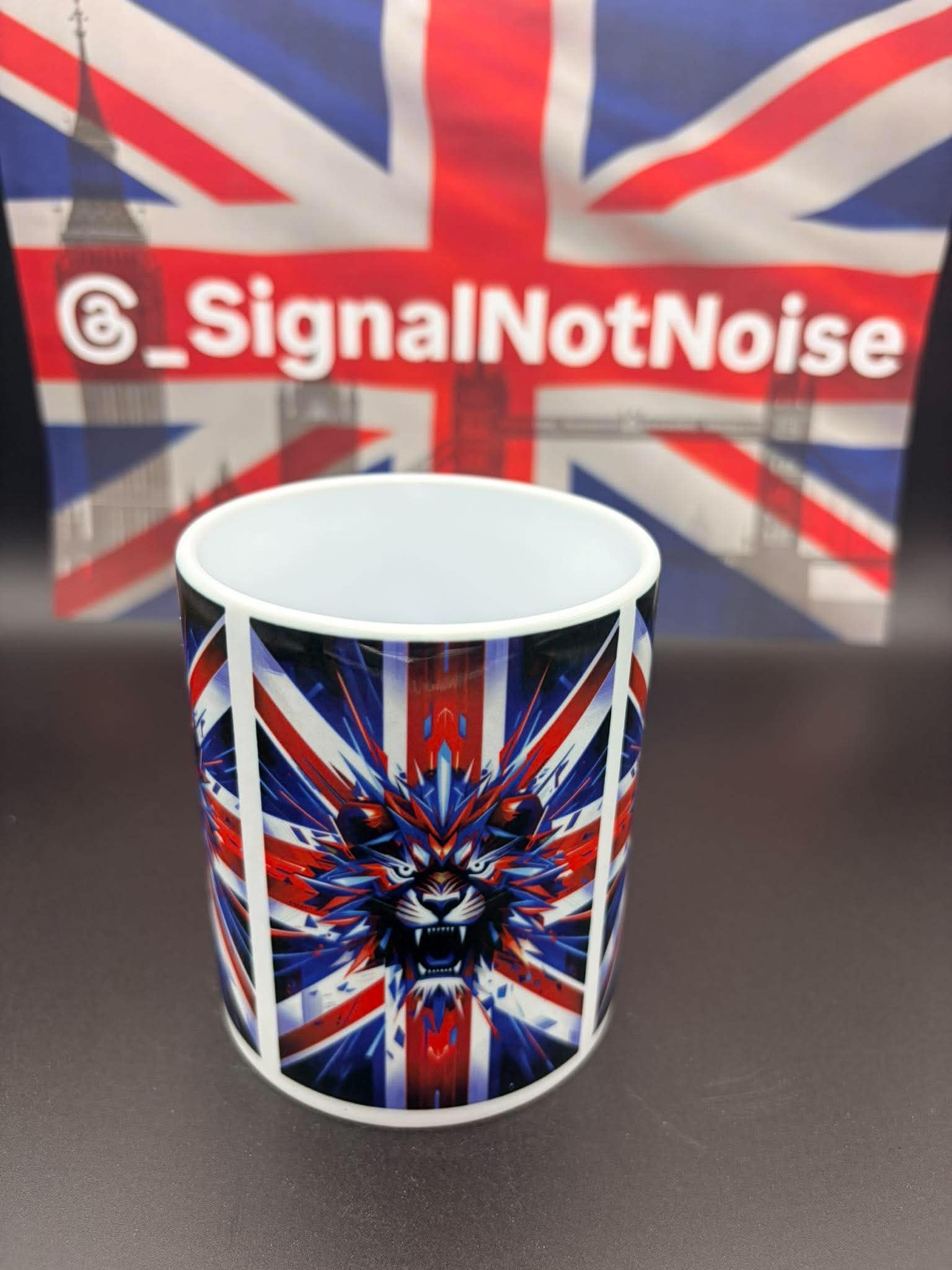 Union Jack Lion mug - 11oz